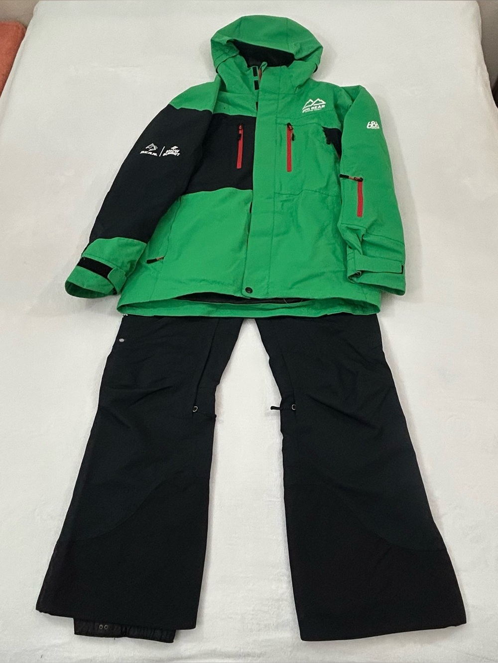 Big Bear Mountain Resorts 686 InfiDRY Snowboard Black Pants & Green Jacket Men L